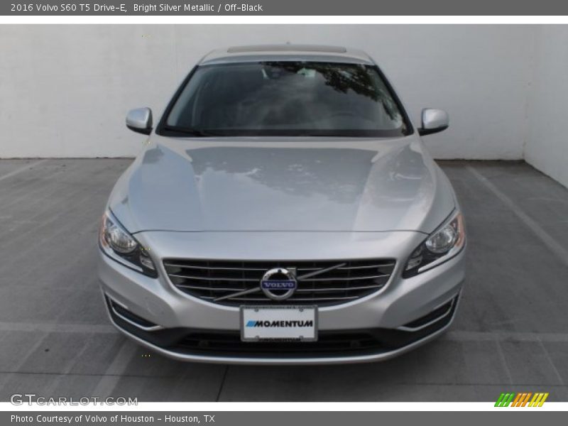 Bright Silver Metallic / Off-Black 2016 Volvo S60 T5 Drive-E