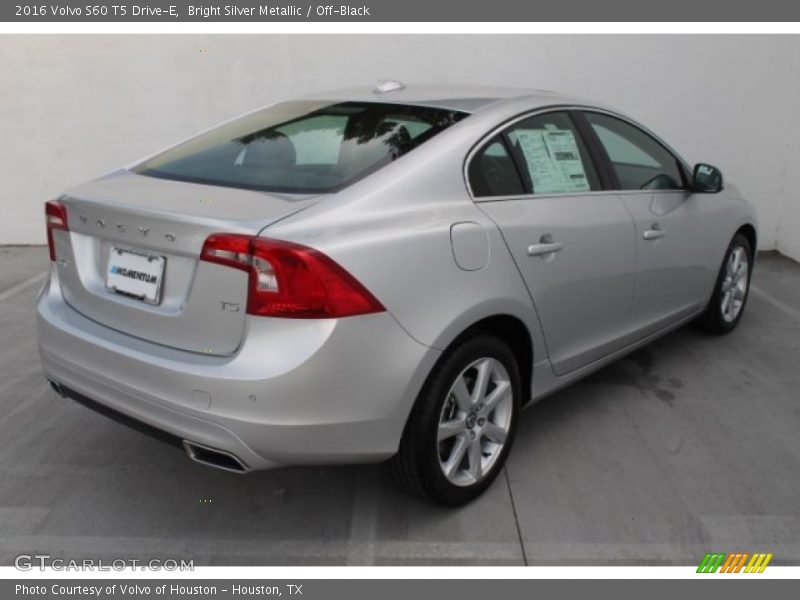 Bright Silver Metallic / Off-Black 2016 Volvo S60 T5 Drive-E