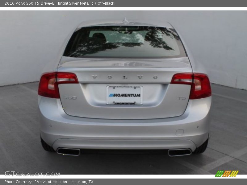 Bright Silver Metallic / Off-Black 2016 Volvo S60 T5 Drive-E