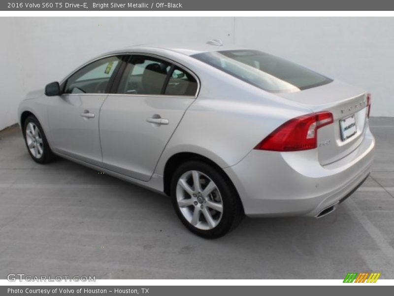 Bright Silver Metallic / Off-Black 2016 Volvo S60 T5 Drive-E