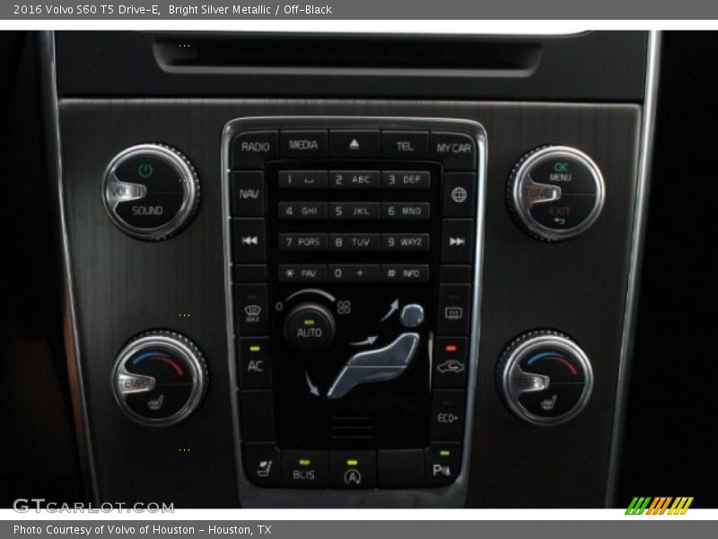 Bright Silver Metallic / Off-Black 2016 Volvo S60 T5 Drive-E