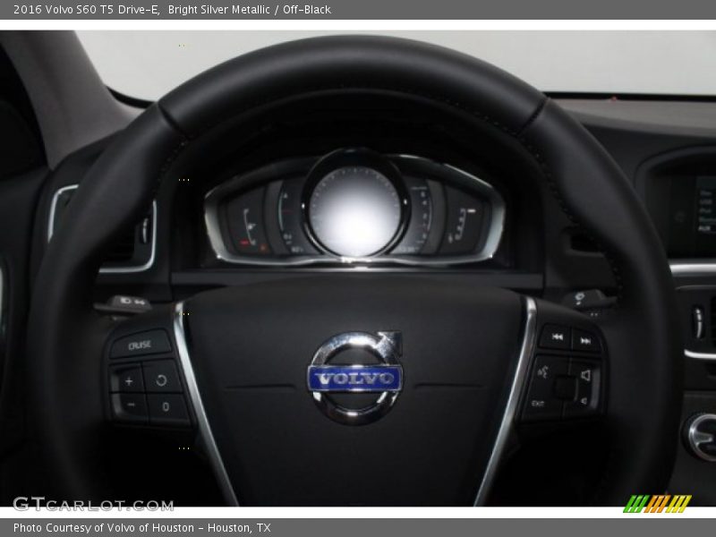 Bright Silver Metallic / Off-Black 2016 Volvo S60 T5 Drive-E