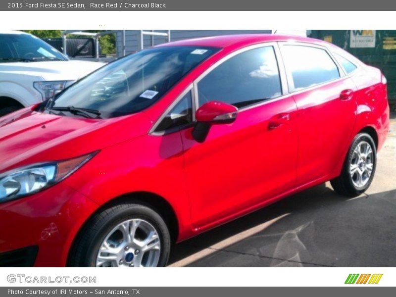 Race Red / Charcoal Black 2015 Ford Fiesta SE Sedan