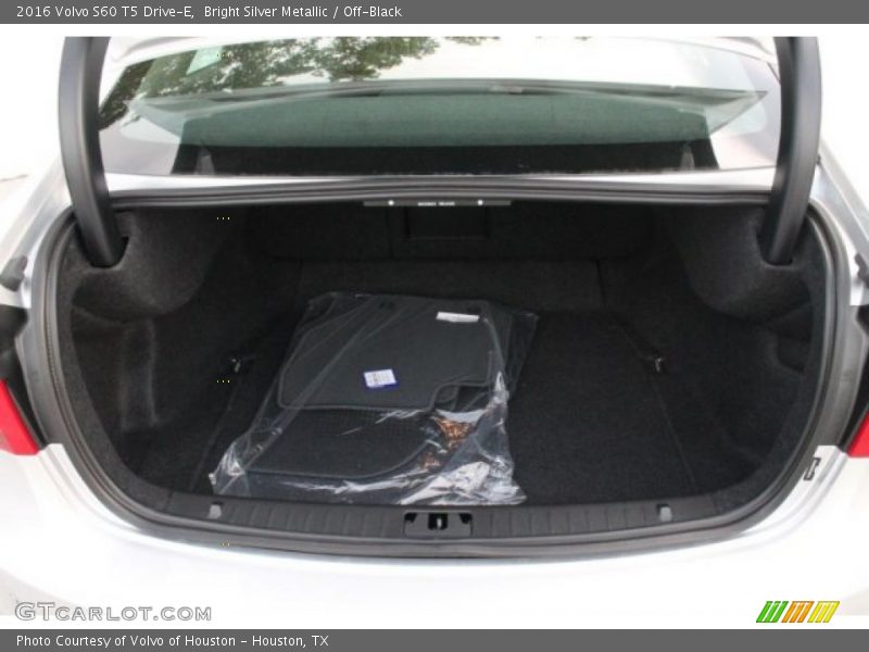  2016 S60 T5 Drive-E Trunk
