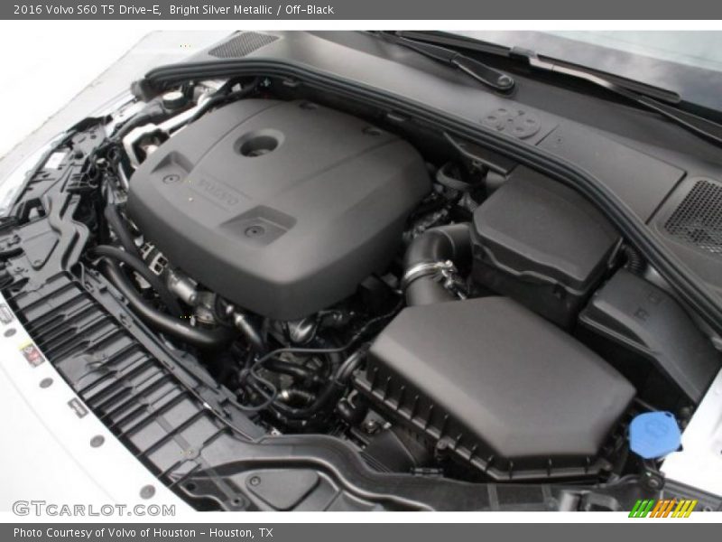 Bright Silver Metallic / Off-Black 2016 Volvo S60 T5 Drive-E