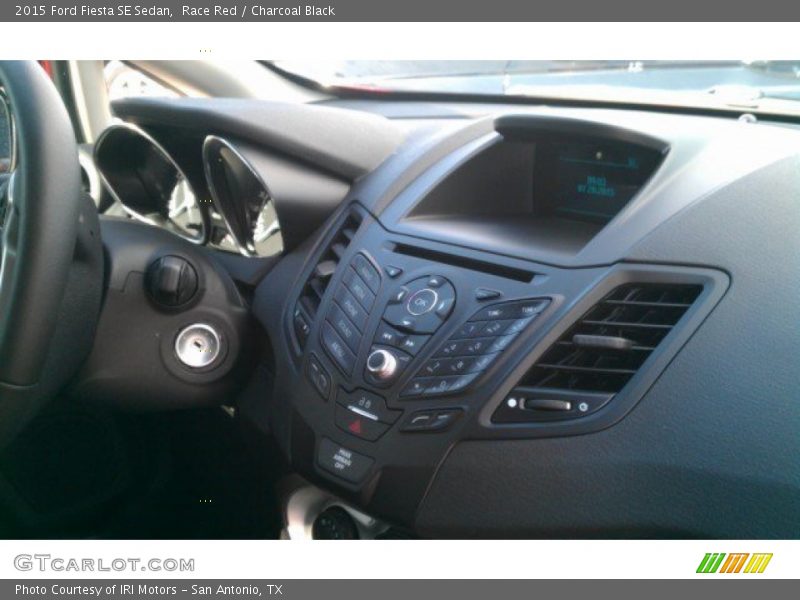 Race Red / Charcoal Black 2015 Ford Fiesta SE Sedan