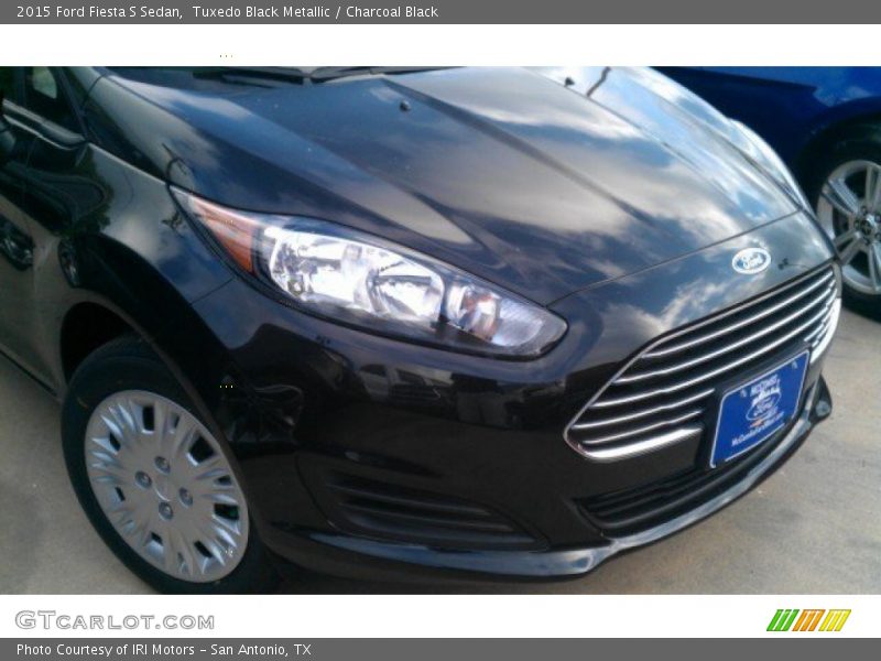 Tuxedo Black Metallic / Charcoal Black 2015 Ford Fiesta S Sedan