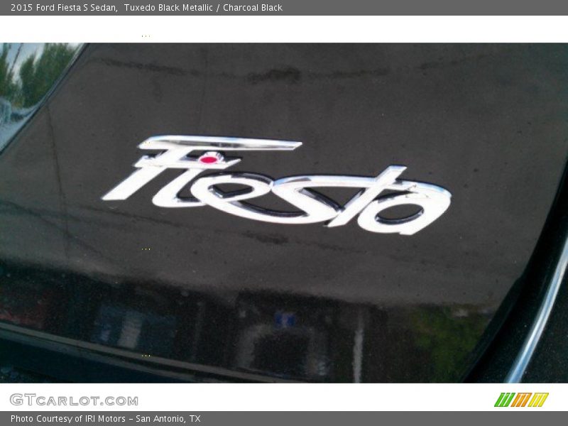 Tuxedo Black Metallic / Charcoal Black 2015 Ford Fiesta S Sedan