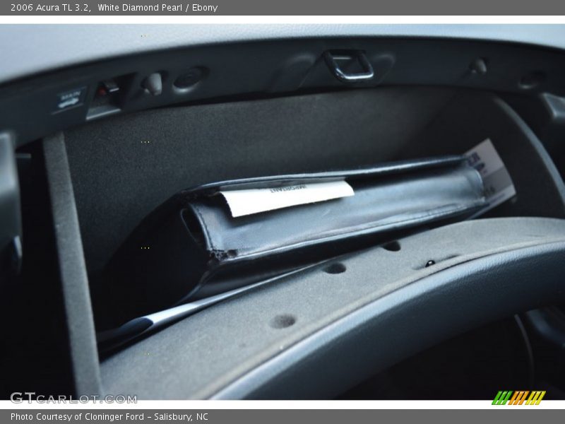 White Diamond Pearl / Ebony 2006 Acura TL 3.2
