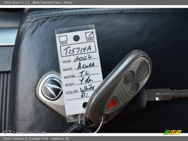 White Diamond Pearl / Ebony 2006 Acura TL 3.2