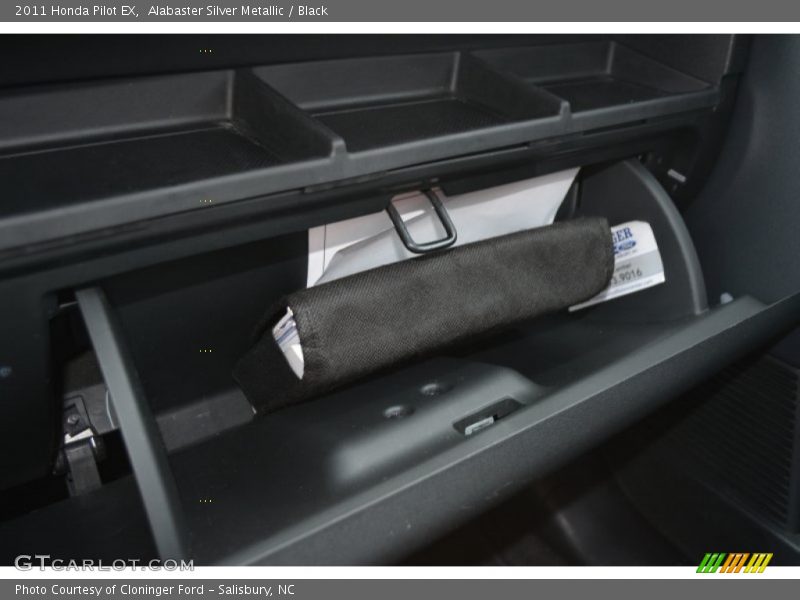 Alabaster Silver Metallic / Black 2011 Honda Pilot EX