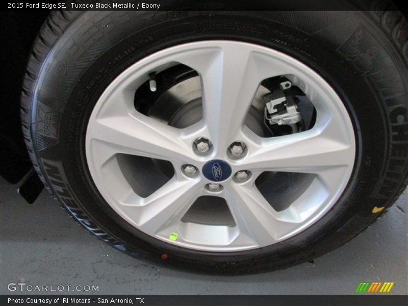 Tuxedo Black Metallic / Ebony 2015 Ford Edge SE