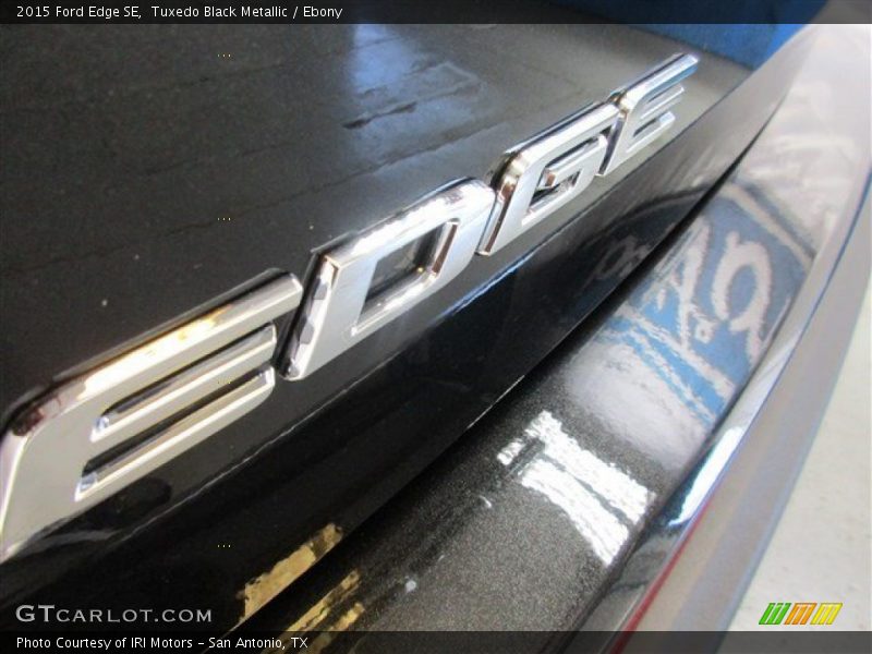 Tuxedo Black Metallic / Ebony 2015 Ford Edge SE
