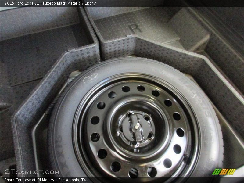 Tuxedo Black Metallic / Ebony 2015 Ford Edge SE
