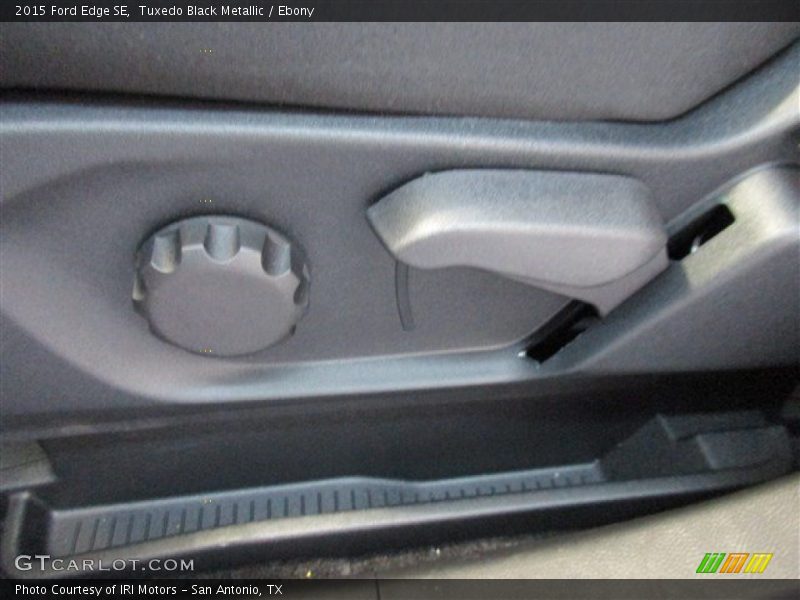 Tuxedo Black Metallic / Ebony 2015 Ford Edge SE