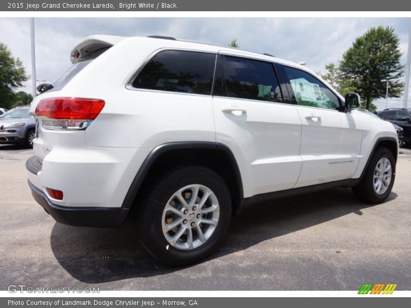 Bright White / Black 2015 Jeep Grand Cherokee Laredo