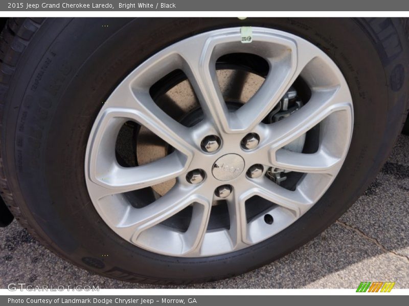 Bright White / Black 2015 Jeep Grand Cherokee Laredo
