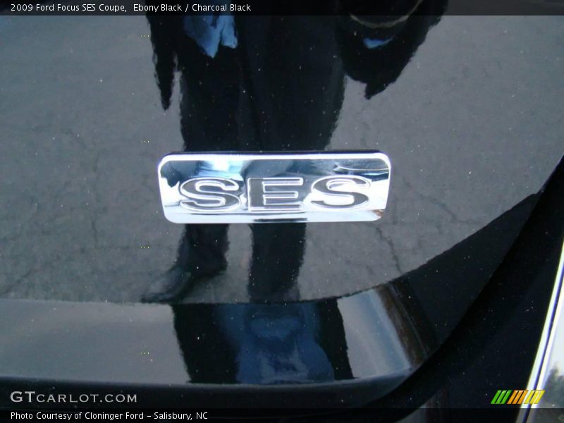 Ebony Black / Charcoal Black 2009 Ford Focus SES Coupe