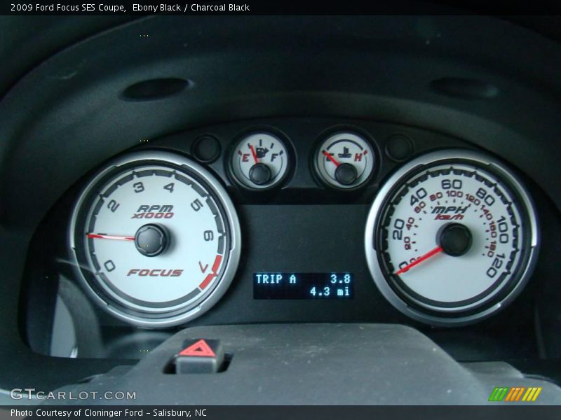 Ebony Black / Charcoal Black 2009 Ford Focus SES Coupe