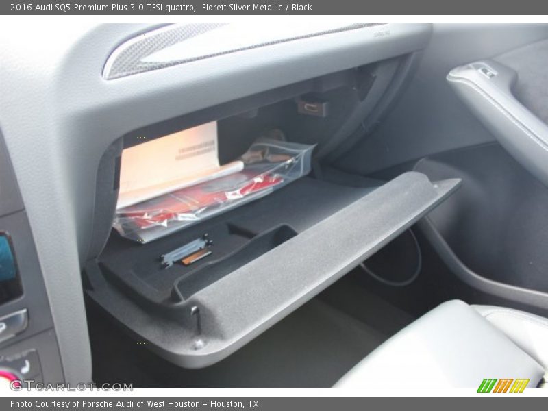Florett Silver Metallic / Black 2016 Audi SQ5 Premium Plus 3.0 TFSI quattro
