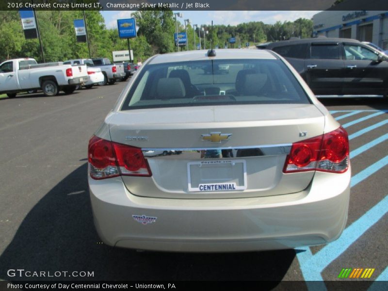 Champagne Silver Metallic / Jet Black 2016 Chevrolet Cruze Limited LT