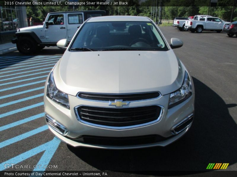 Champagne Silver Metallic / Jet Black 2016 Chevrolet Cruze Limited LT