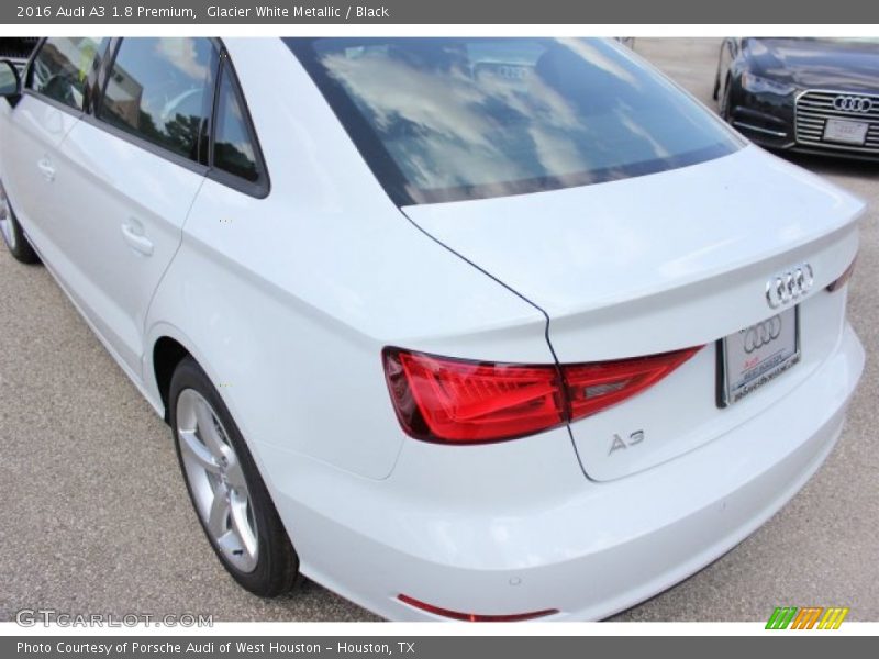 Glacier White Metallic / Black 2016 Audi A3 1.8 Premium