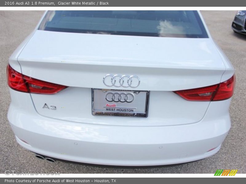 Glacier White Metallic / Black 2016 Audi A3 1.8 Premium