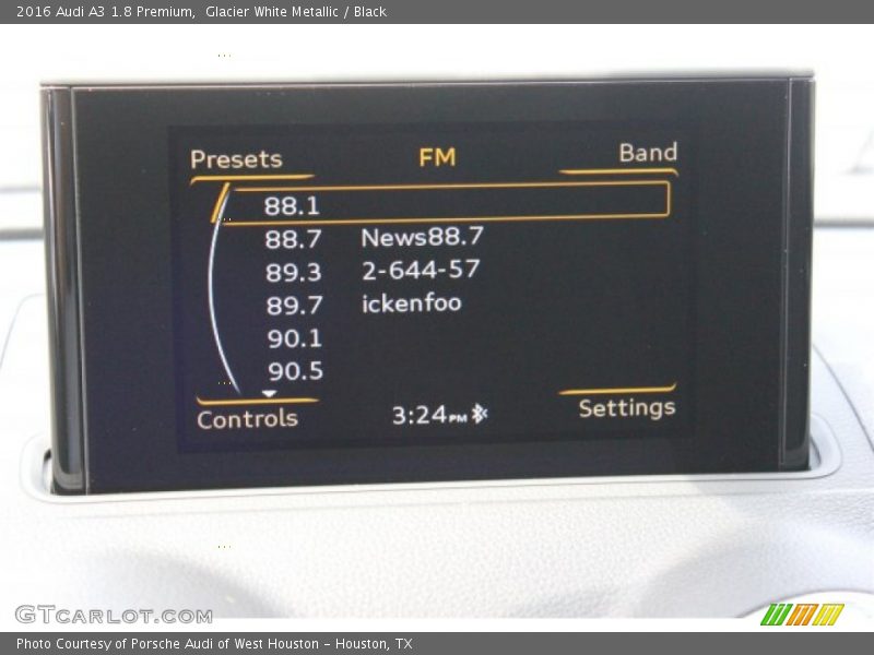 Glacier White Metallic / Black 2016 Audi A3 1.8 Premium