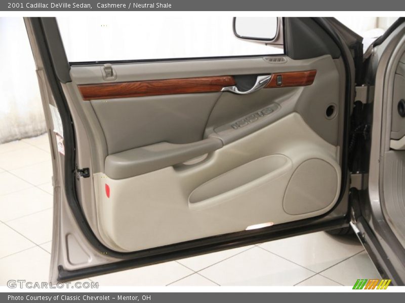 Cashmere / Neutral Shale 2001 Cadillac DeVille Sedan
