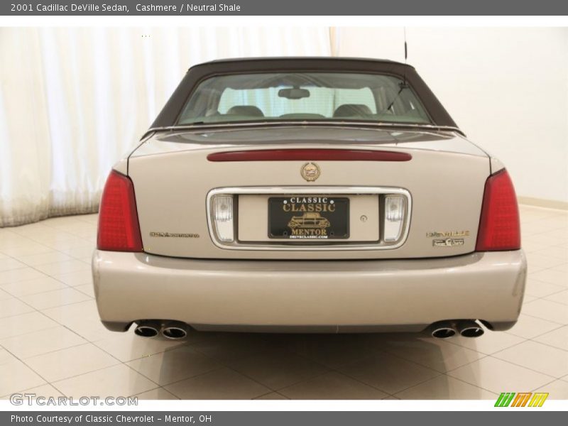 Cashmere / Neutral Shale 2001 Cadillac DeVille Sedan
