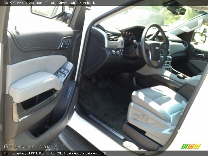 Summit White / Jet Black 2015 Chevrolet Suburban LT 4WD