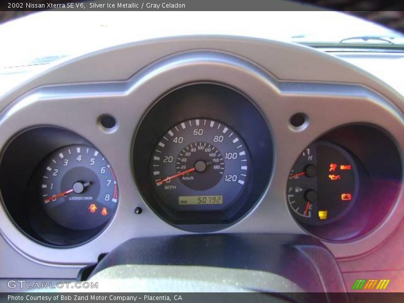 Silver Ice Metallic / Gray Celadon 2002 Nissan Xterra SE V6