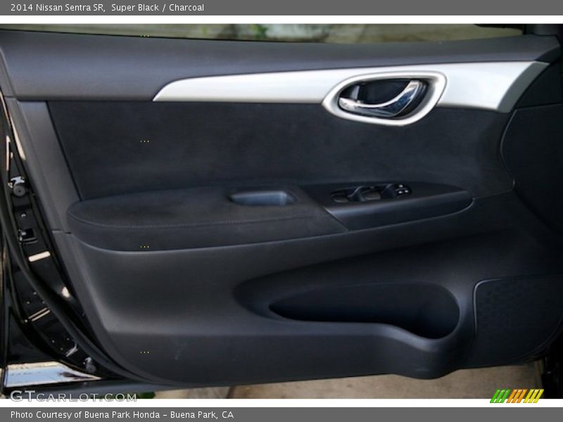 Super Black / Charcoal 2014 Nissan Sentra SR