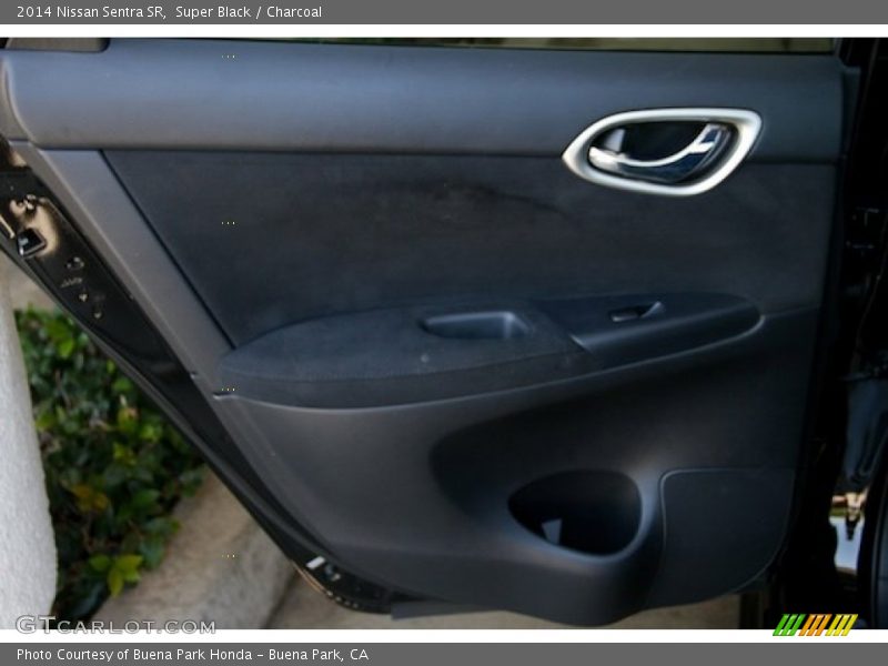 Super Black / Charcoal 2014 Nissan Sentra SR