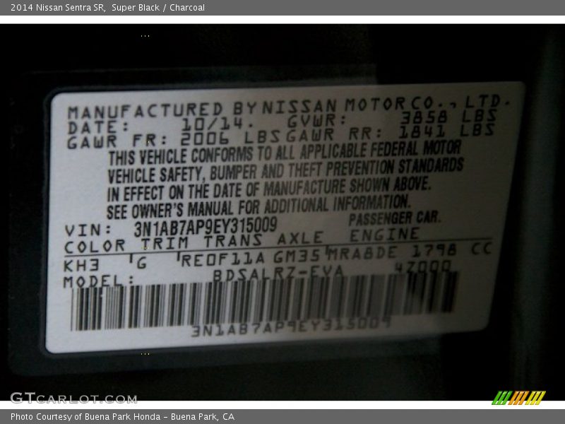 Super Black / Charcoal 2014 Nissan Sentra SR