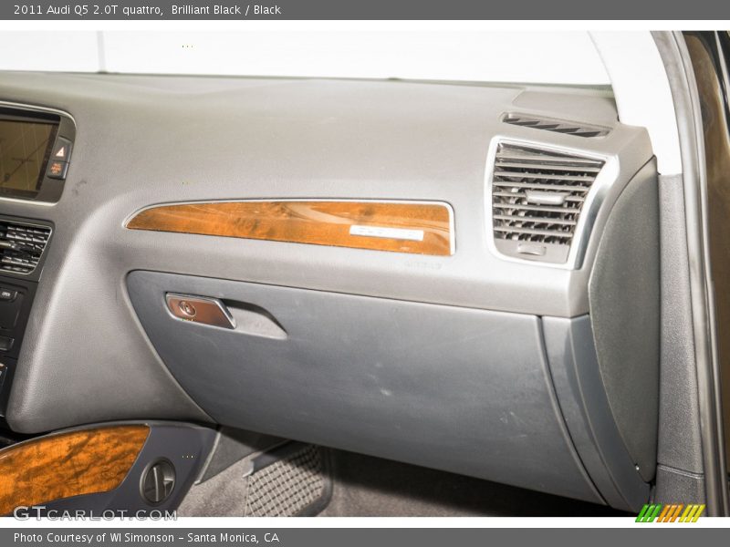 Brilliant Black / Black 2011 Audi Q5 2.0T quattro