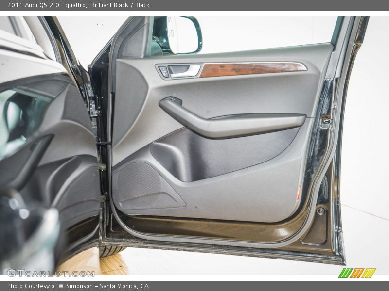 Brilliant Black / Black 2011 Audi Q5 2.0T quattro