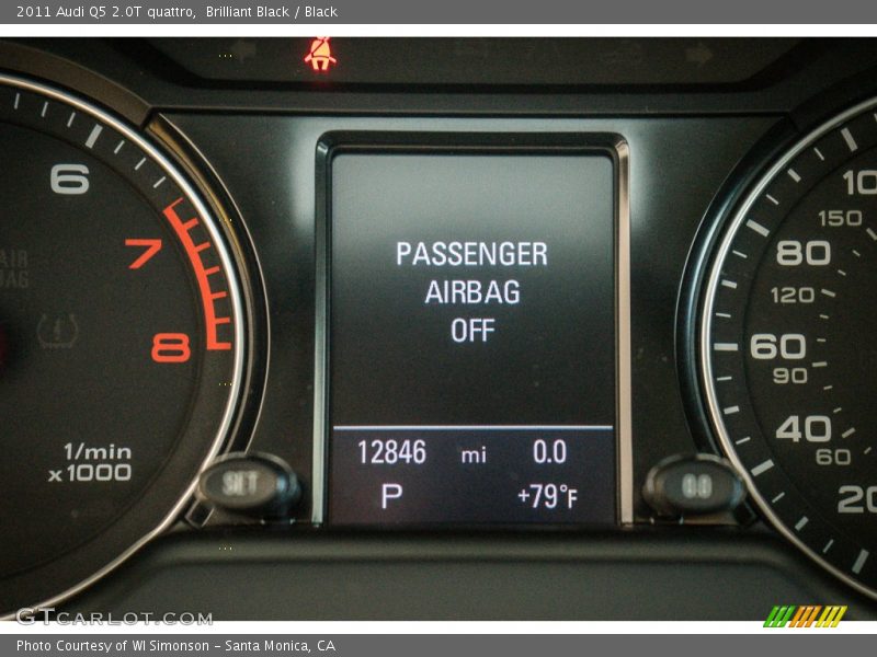 Brilliant Black / Black 2011 Audi Q5 2.0T quattro