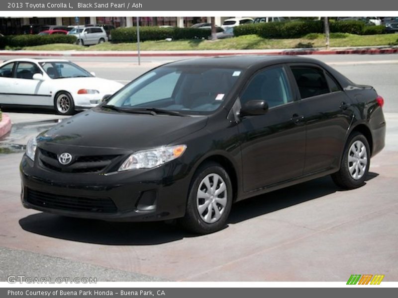 Front 3/4 View of 2013 Corolla L
