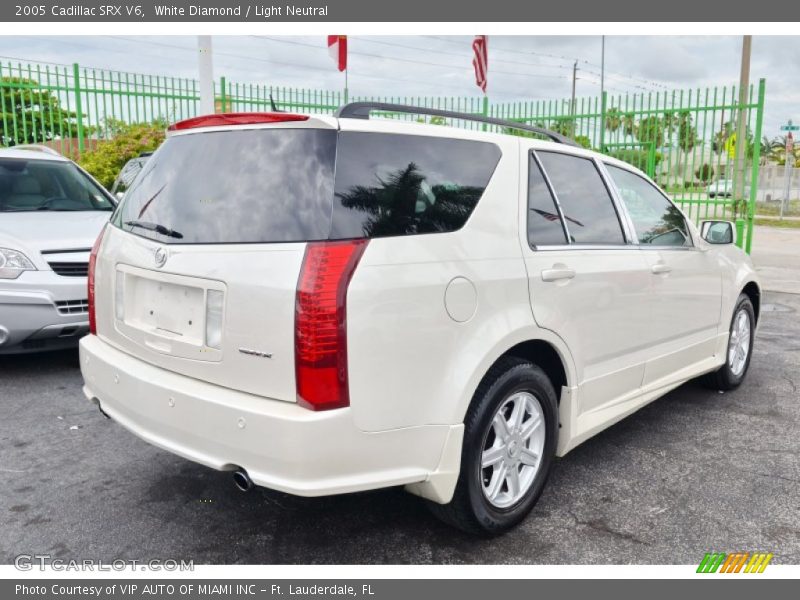 White Diamond / Light Neutral 2005 Cadillac SRX V6