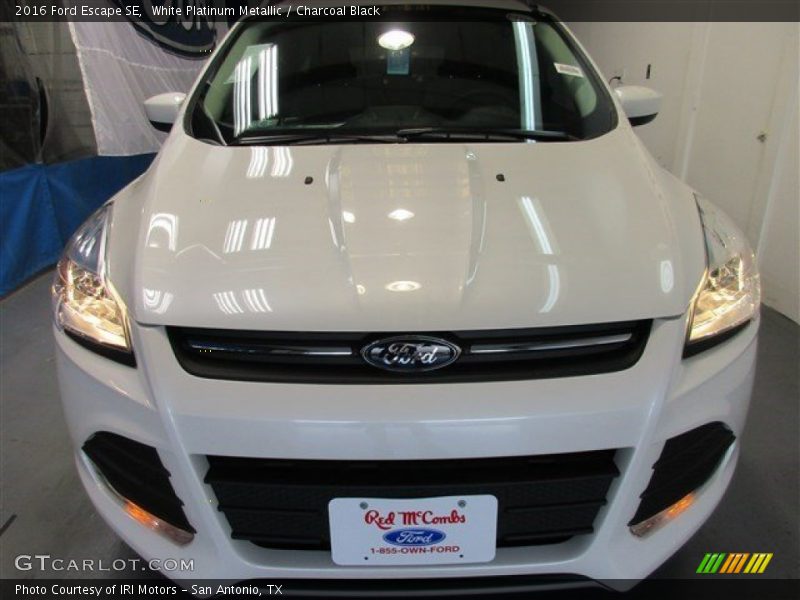 White Platinum Metallic / Charcoal Black 2016 Ford Escape SE