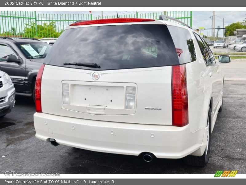 White Diamond / Light Neutral 2005 Cadillac SRX V6