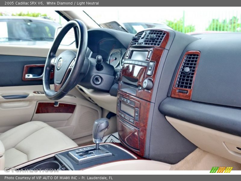 White Diamond / Light Neutral 2005 Cadillac SRX V6