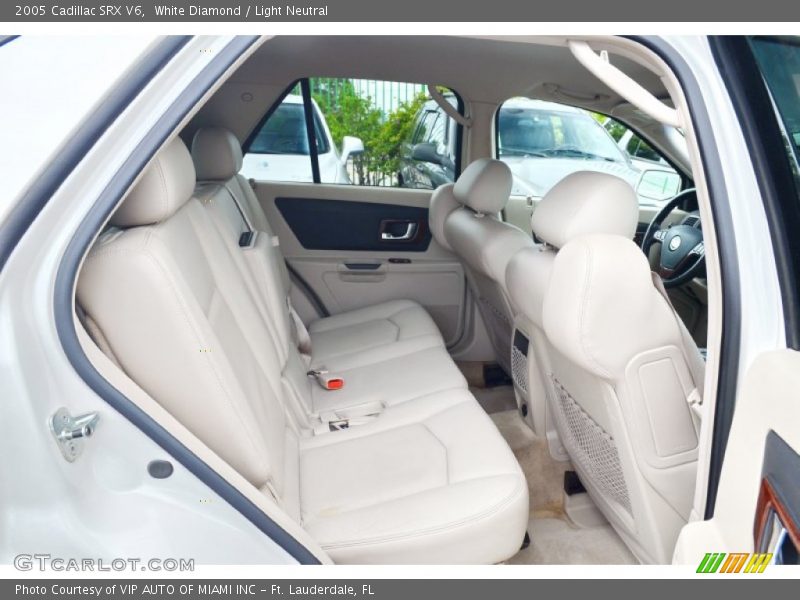 White Diamond / Light Neutral 2005 Cadillac SRX V6