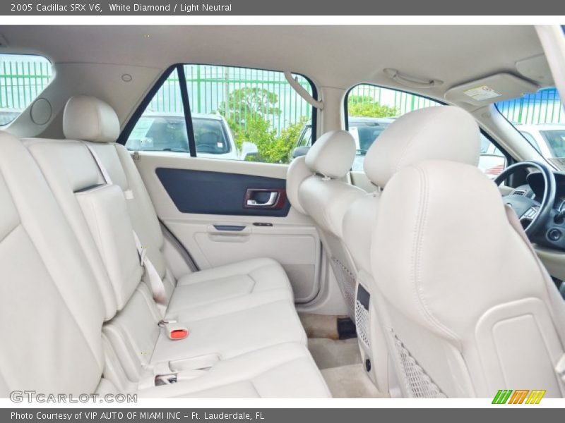 White Diamond / Light Neutral 2005 Cadillac SRX V6