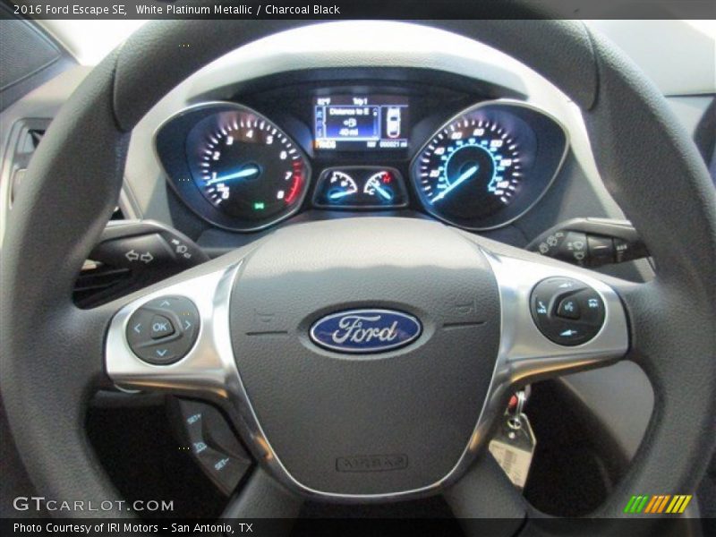 White Platinum Metallic / Charcoal Black 2016 Ford Escape SE