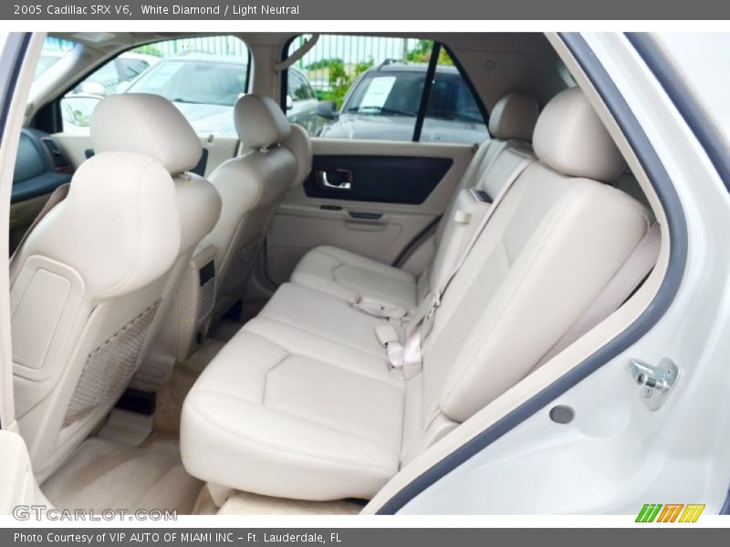 White Diamond / Light Neutral 2005 Cadillac SRX V6