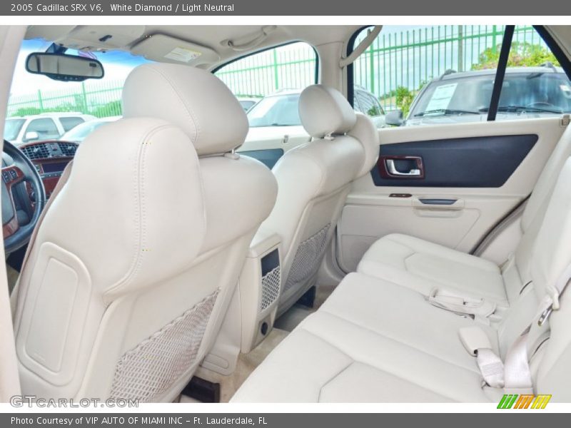 White Diamond / Light Neutral 2005 Cadillac SRX V6