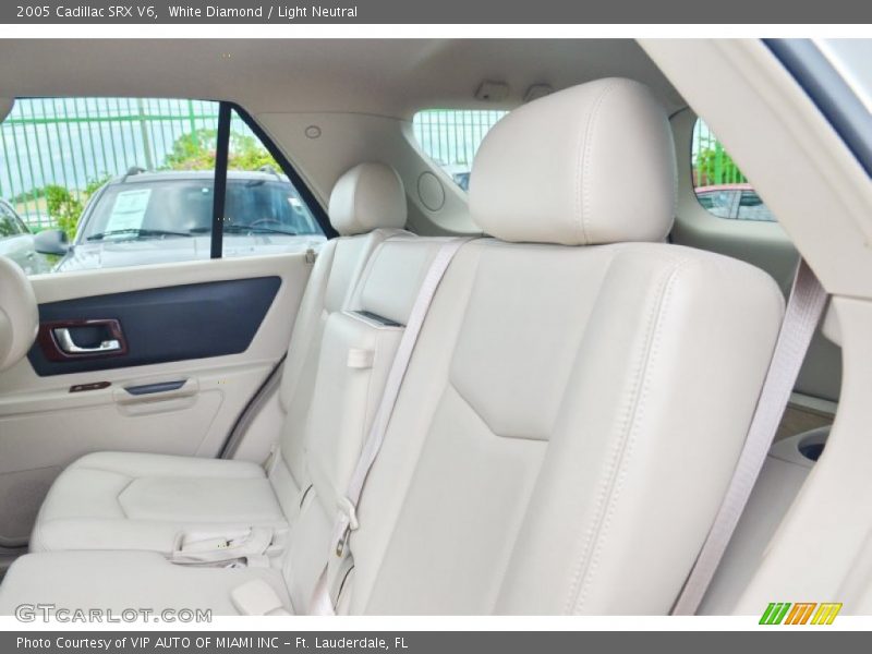 White Diamond / Light Neutral 2005 Cadillac SRX V6